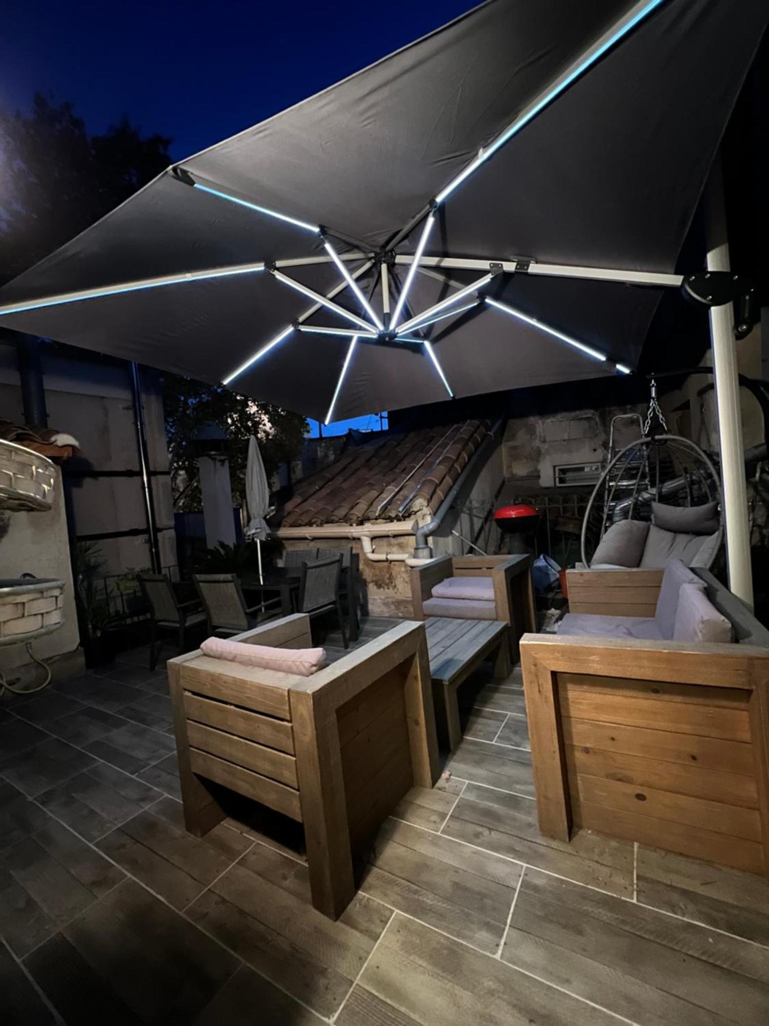 דירות אביניון Renove, Vue Sur Palais Des Papes, Terrasse Et Wifi Troisieme Etage מראה חיצוני תמונה